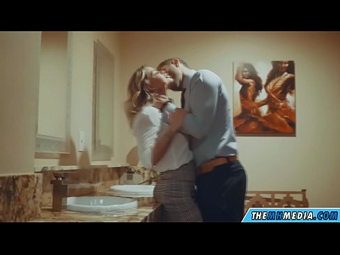 ❤️ Nalika pirang semok seduces sampeyan ing toilet umum Saru kualitas ing jv.studiya-lpg-massazha-na-metro-vodnyj-stadion.ru ﹏